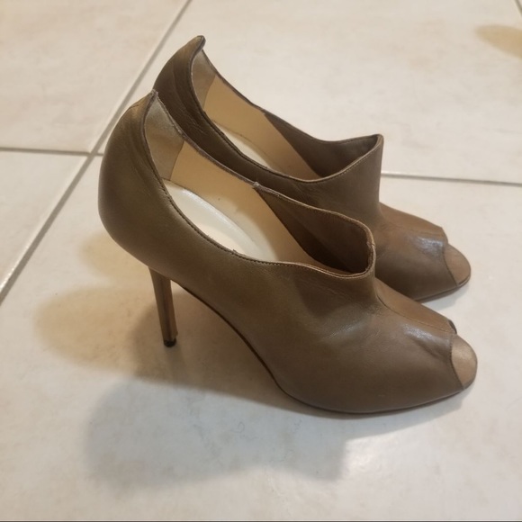 Manolo Blahnik 3 inch peep toe heels - Picture 2 of 3